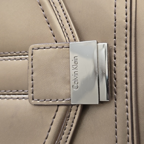 Calvin Klein Gold Baguette Bag with Flap Closure - Picture 2 of 15